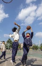 多库是不是疯了啊，非说自己是梅西